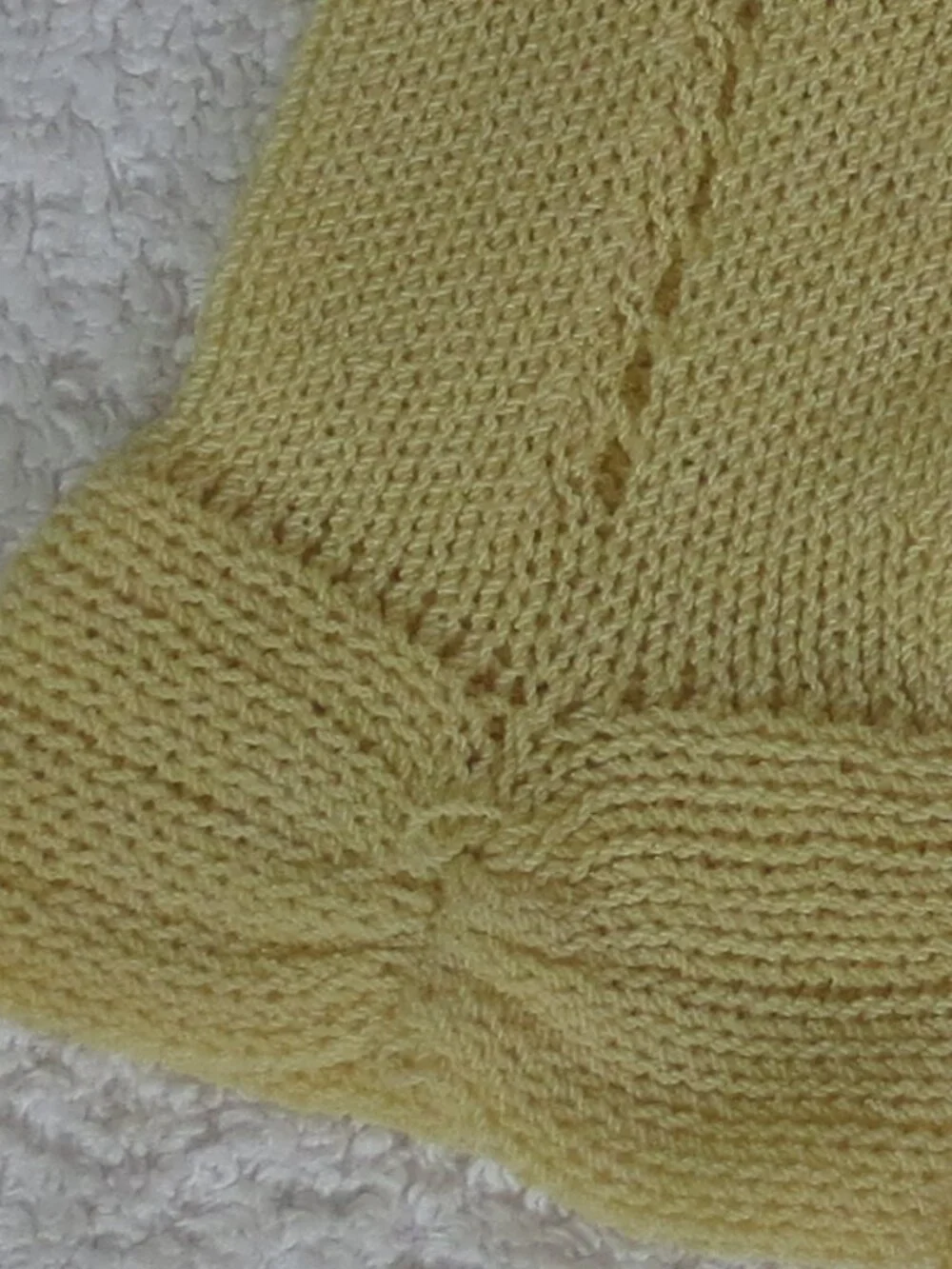 Vintage Gloves Yellow Pointelle Knit French Cuff Wristlet 9 in. Women's size 7